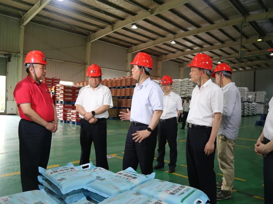 省政協主席張昌爾蒞臨公司考察指導